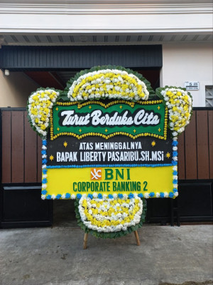 Papan Bunga Duka di Sirimau
