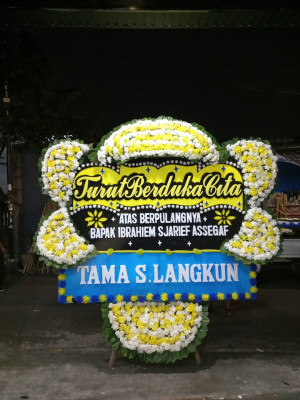 Papan Bunga Duka di Sirimau